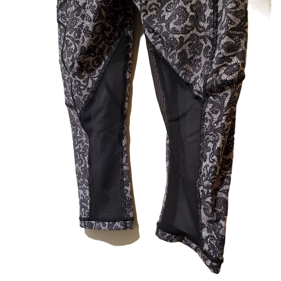 Lululemon Outrun 17" Crop - Picture 5 of 12